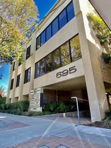 Primary Photo Of 695 Oak Grove Ave, Menlo Park Medical For Lease