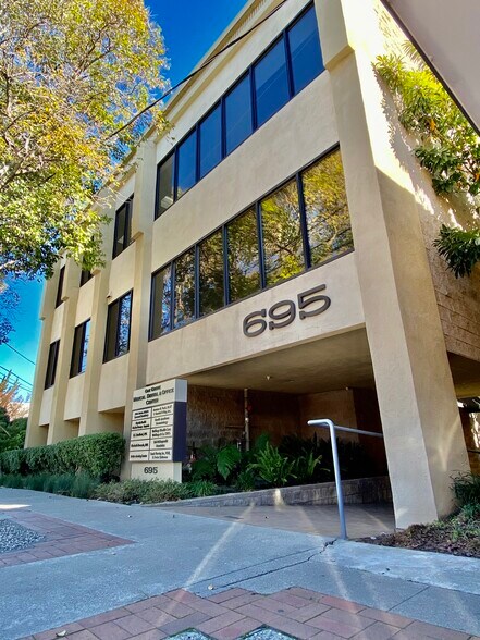 More Photos Of 695 Oak Grove Ave, Menlo Park Medical For Sale