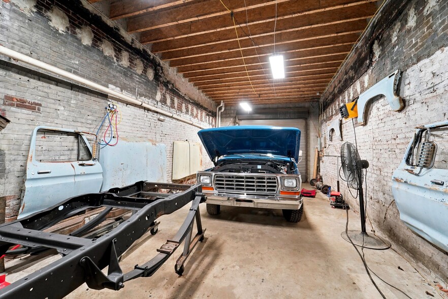 More Photos Of 1328 S 20th St, Philadelphia Distribution For Sale