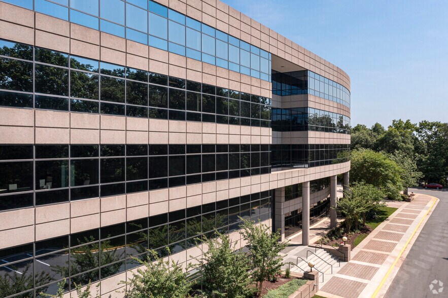 More Photos Of 3975 Fair Ridge Dr, Fairfax Office For Lease