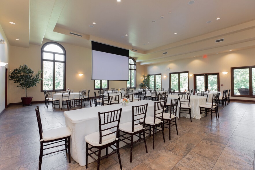 More Photos Of 11200 N Eastern Ave, Oklahoma City Lodge Meeting Hall For Sale