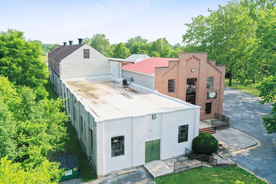 More Photos Of 144 Runnymeade rd, Bunker Hill Specialty For Sale