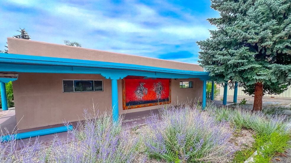 More Photos Of 413 Paseo Del Pueblo Norte, Taos Hotel For Sale
