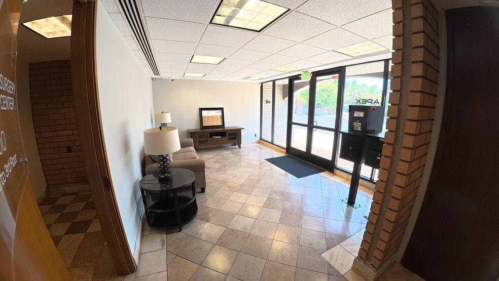 More Photos Of 625 N A St, Oxnard Office For Sale