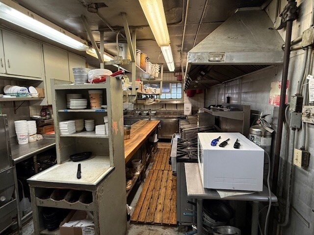 More Photos Of 2904 45th St, Highland Freestanding For Sale