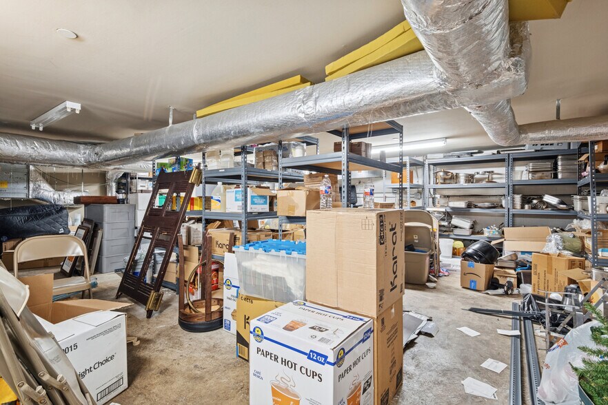 More Photos Of 7538 Maple St, New Orleans Bar For Sale