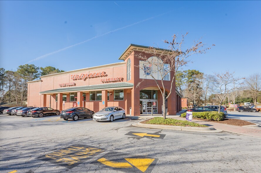 More Photos Of 5675 Jonesboro Rd, Lake City Drugstore For Lease