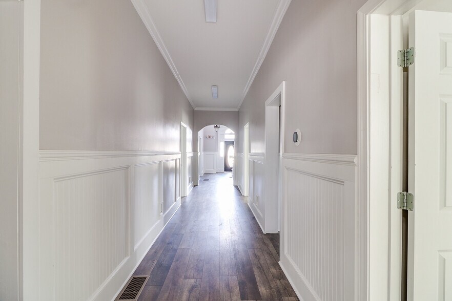 More Photos Of 104 W Candler St, Winder Medical For Sale