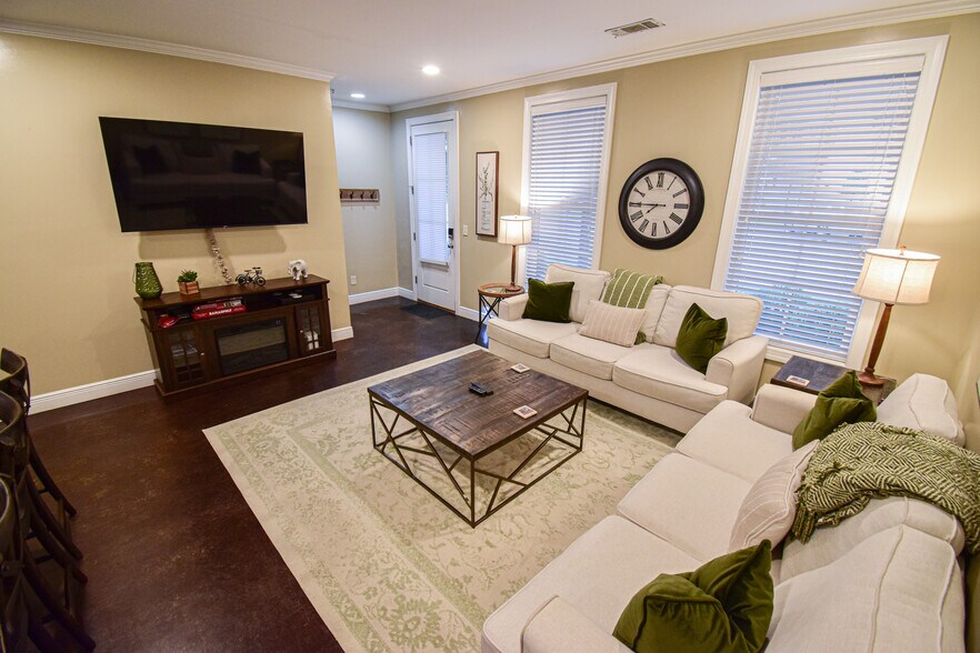 More Photos Of , Tuscaloosa Unknown For Sale