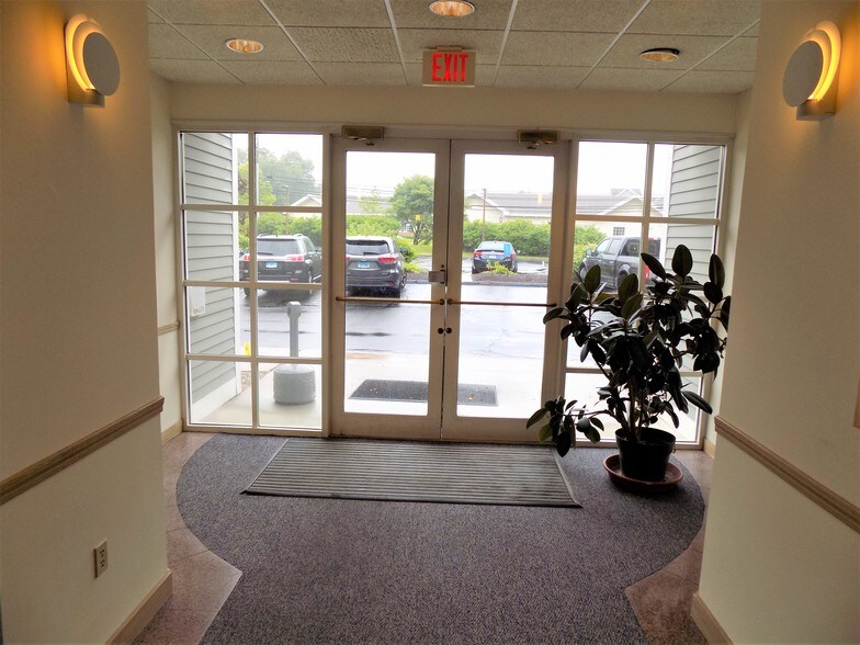 More Photos Of 111 Simsbury Rd, Avon Medical For Lease