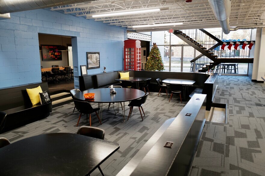 More Photos Of 6161 N Hillside Ave, Indianapolis Loft Creative Space For Lease