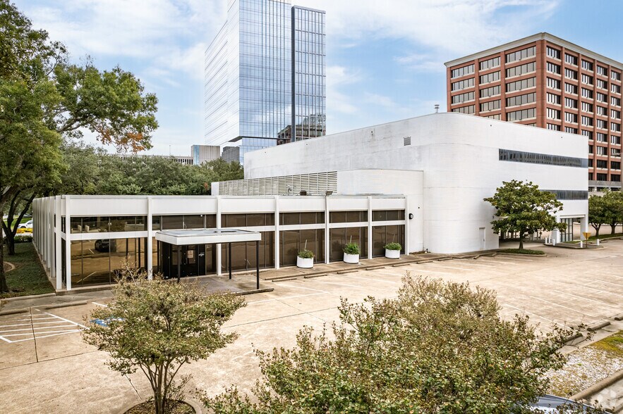More Photos Of 3403 Richmond Ave, Houston Office For Sale
