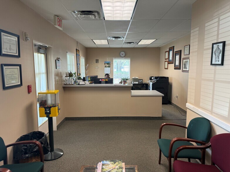 More Photos Of 2421 Ira E Woods Ave, Grapevine Medical For Sale