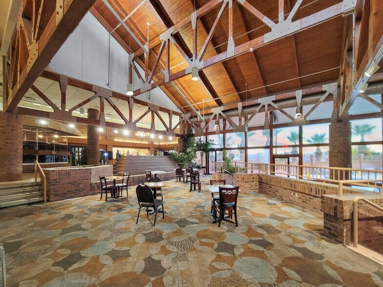 More Photos Of 850 S Bluff St, St George Hotel For Sale