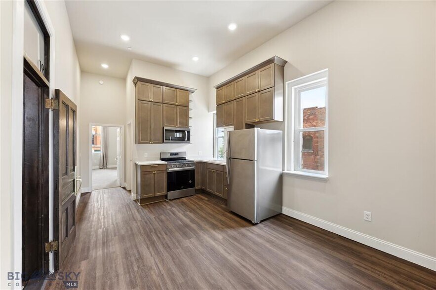 More Photos Of 140 W Park St, Butte Apartments For Sale