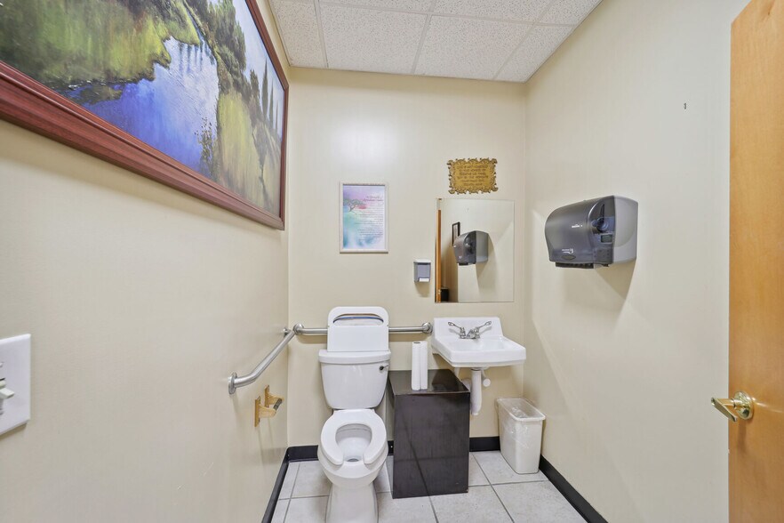 More Photos Of 5061 Allentown Rd, Suitland Freestanding For Sale