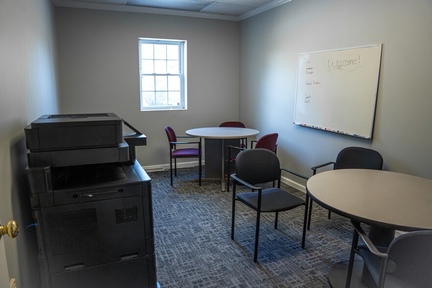 More Photos Of 11110 Gilbert Dr, Knoxville Distribution For Sale