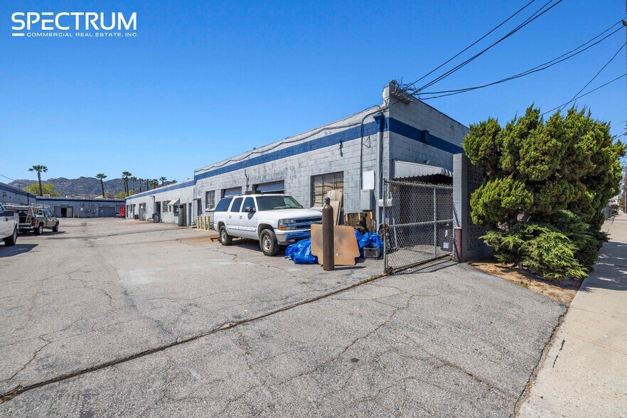 More Photos Of 10035-10043 Canoga Ave, Chatsworth Warehouse For Sale