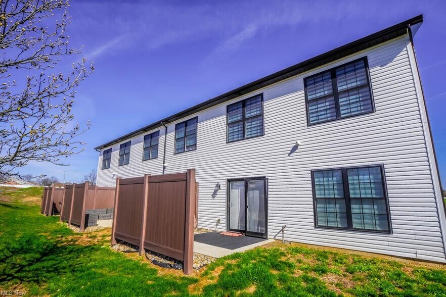 More Photos Of 2046 Noble Dr, Wooster Apartments For Sale