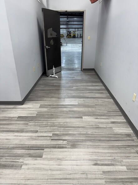 More Photos Of 4404 Hamilton Cleves Rd, Hamilton Warehouse For Lease