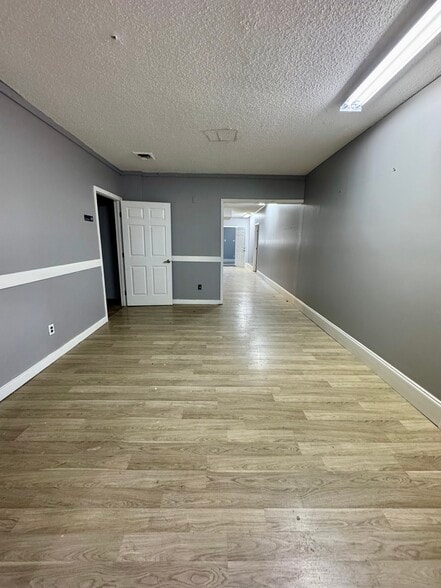 More Photos Of 133 E Parris Ave, High Point Freestanding For Lease