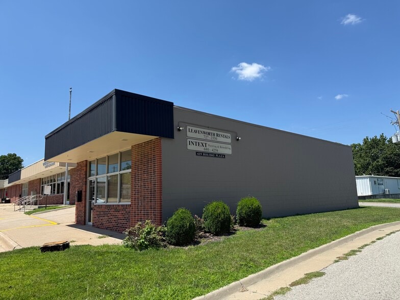 Primary Photo Of 619 Holiday Plz, Lansing Office For Lease