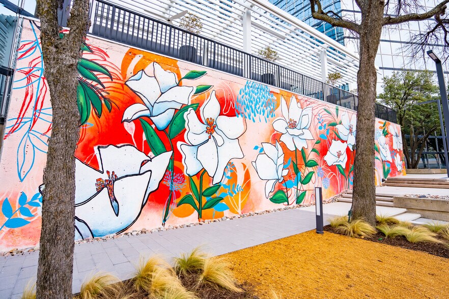 More Photos Of 5400 Lyndon B Johnson Fwy, Dallas Unknown For Lease