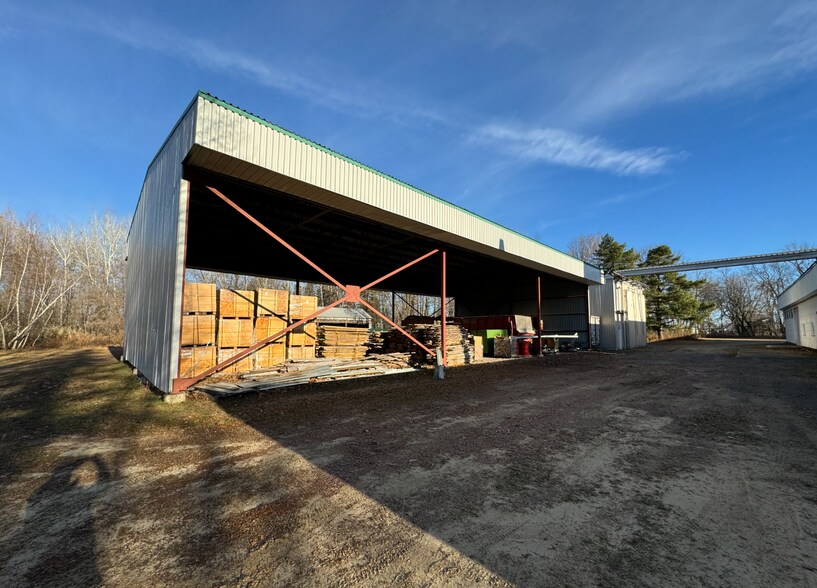 More Photos Of 50 Rue Notre-Dame, Berthierville Manufacturing For Lease