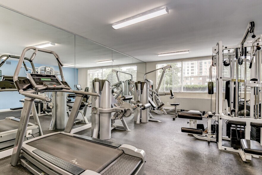 More Photos Of 5055 Seminary Rd, Alexandria Apartments For Lease