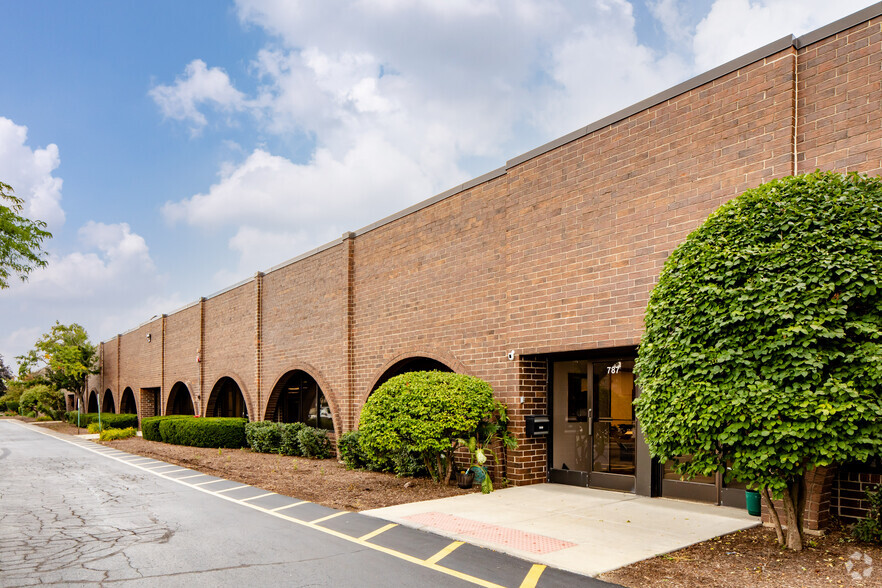 Primary Photo Of 747-797 S Glenn Ave, Wheeling Warehouse For Lease