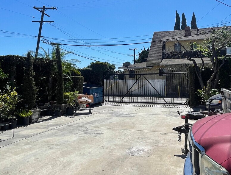 More Photos Of 1032 E Compton Blvd, Compton Storefront For Sale