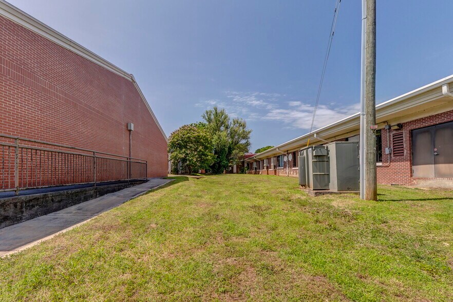 More Photos Of 13 Rome Rd SW, Cave Spring Coworking Space