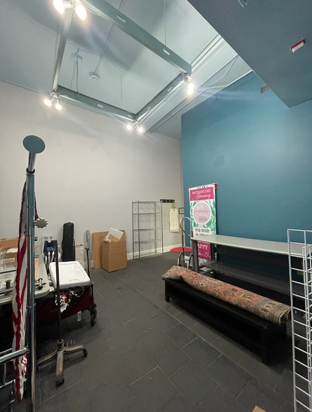More Photos Of 640 S Main St, Greenville Storefront Retail Office For Lease