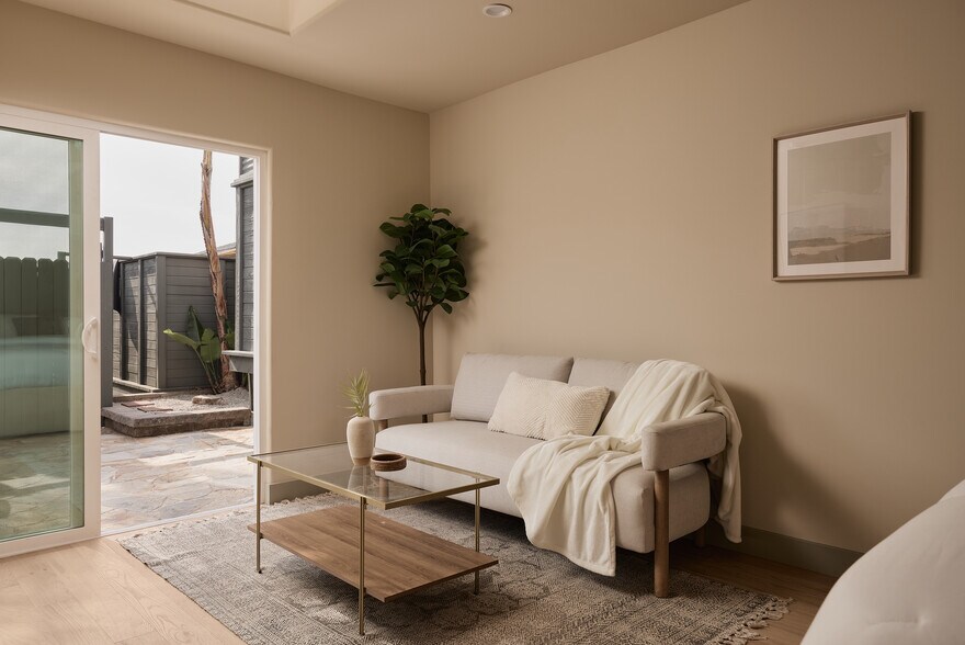 More Photos Of 1434 McDuff St, Los Angeles Apartments For Sale