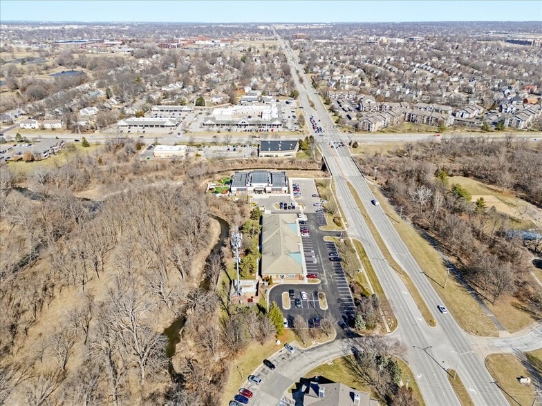 More Photos Of 11960 Quivira Rd, Overland Park Medical For Lease