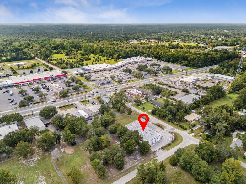 More Photos Of 30 Barber Rd, Macclenny Showroom For Sale