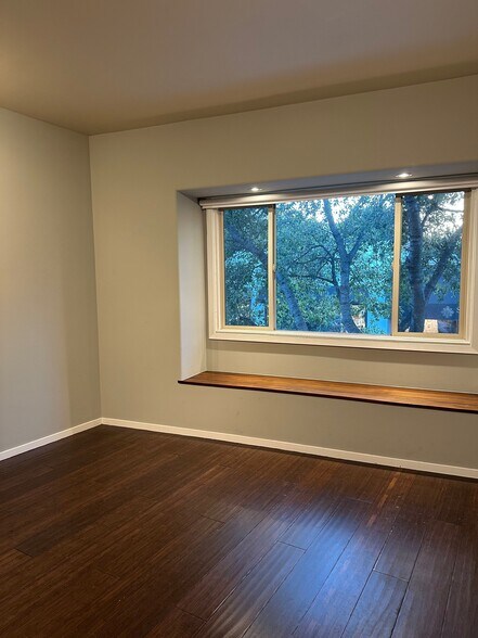 More Photos Of 110 N Santa Cruz Ave, Los Gatos Storefront Retail Office For Lease