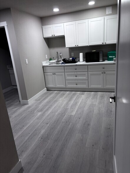 More Photos Of 1712 6th Ave, Tacoma Office Residential For Lease