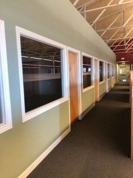 More Photos Of 450 S Maple Rd, Ann Arbor Self Storage For Lease