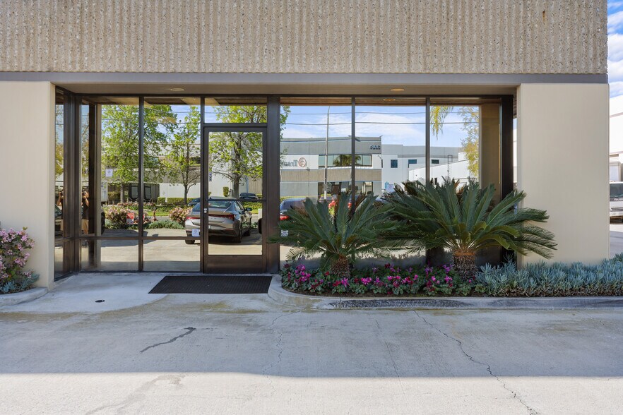 More Photos Of 3980 E Miraloma Ave, Anaheim Warehouse For Lease