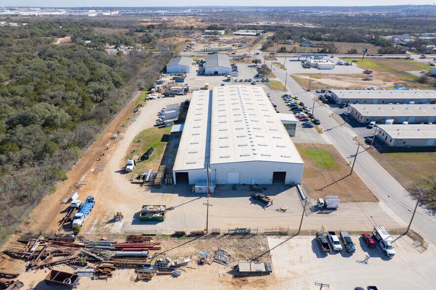 More Photos Of 18740 Goll St, San Antonio Warehouse For Lease