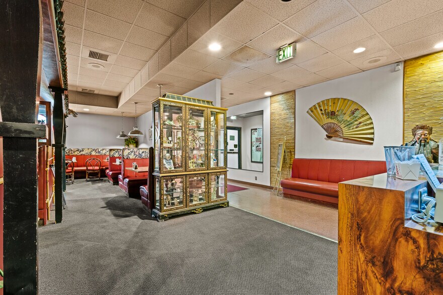 More Photos Of 9 S 1st St, Yakima Restaurant For Sale