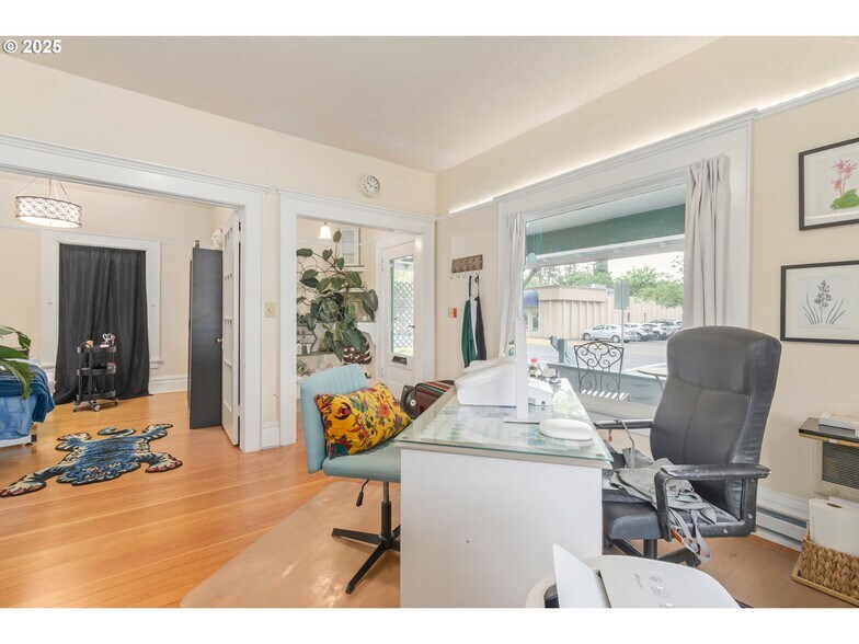 More Photos Of 1492 Pearl St, Eugene Office Residential For Sale