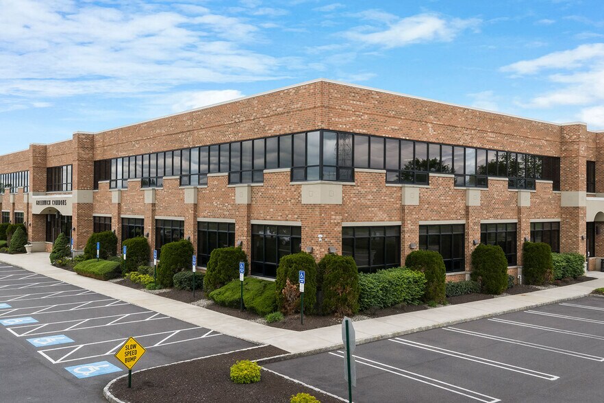 More Photos Of 1 Greenwich St, Stewartsville Medical For Lease