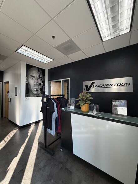 More Photos Of 11354 White Rock Rd, Rancho Cordova Showroom For Sale