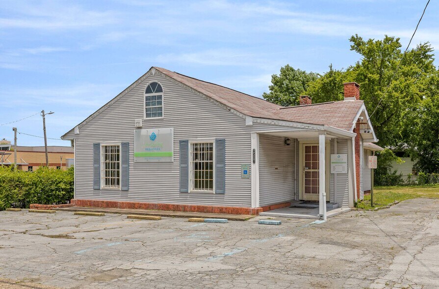 More Photos Of 2507 McCallie Ave, Chattanooga Office Residential For Sale