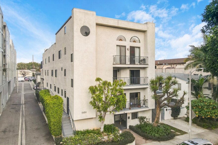 More Photos Of 1524 Granville Ave, Los Angeles Apartments For Sale