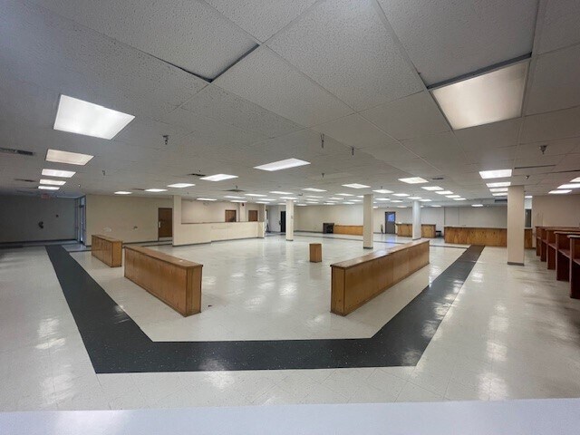 More Photos Of 9310 Normandie Dr, Shreveport Office For Lease