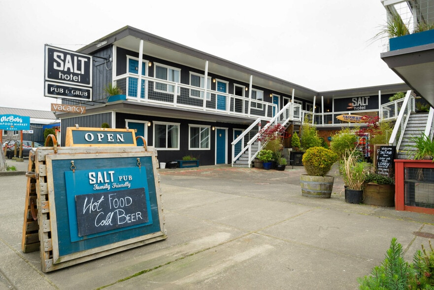 More Photos Of 147 Howerton Ave, Ilwaco Hotel For Sale