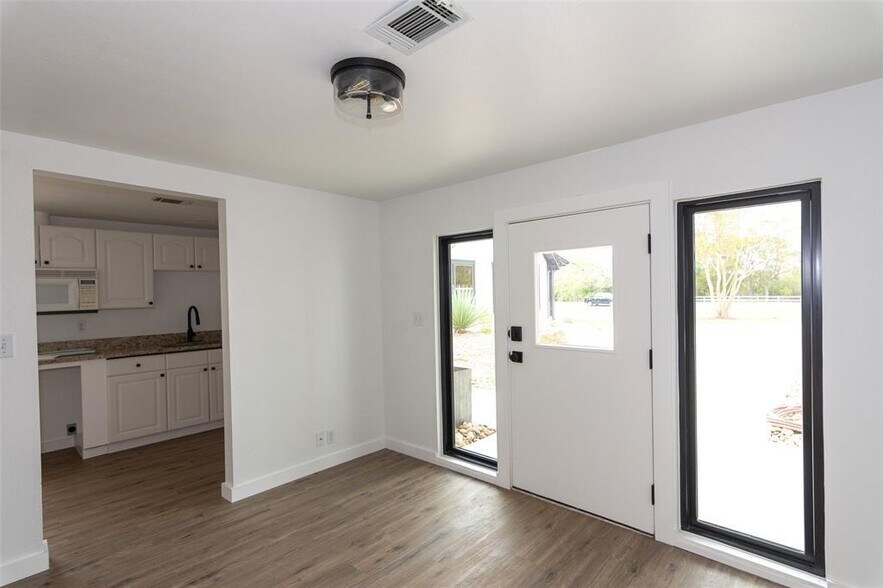 More Photos Of 27320 Ranch Road 12, Dripping Springs Office For Sale